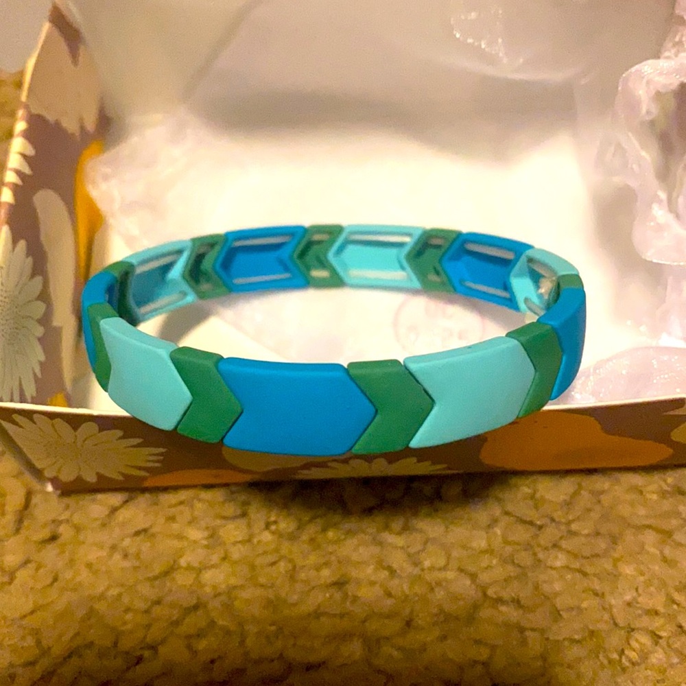 Bracelet